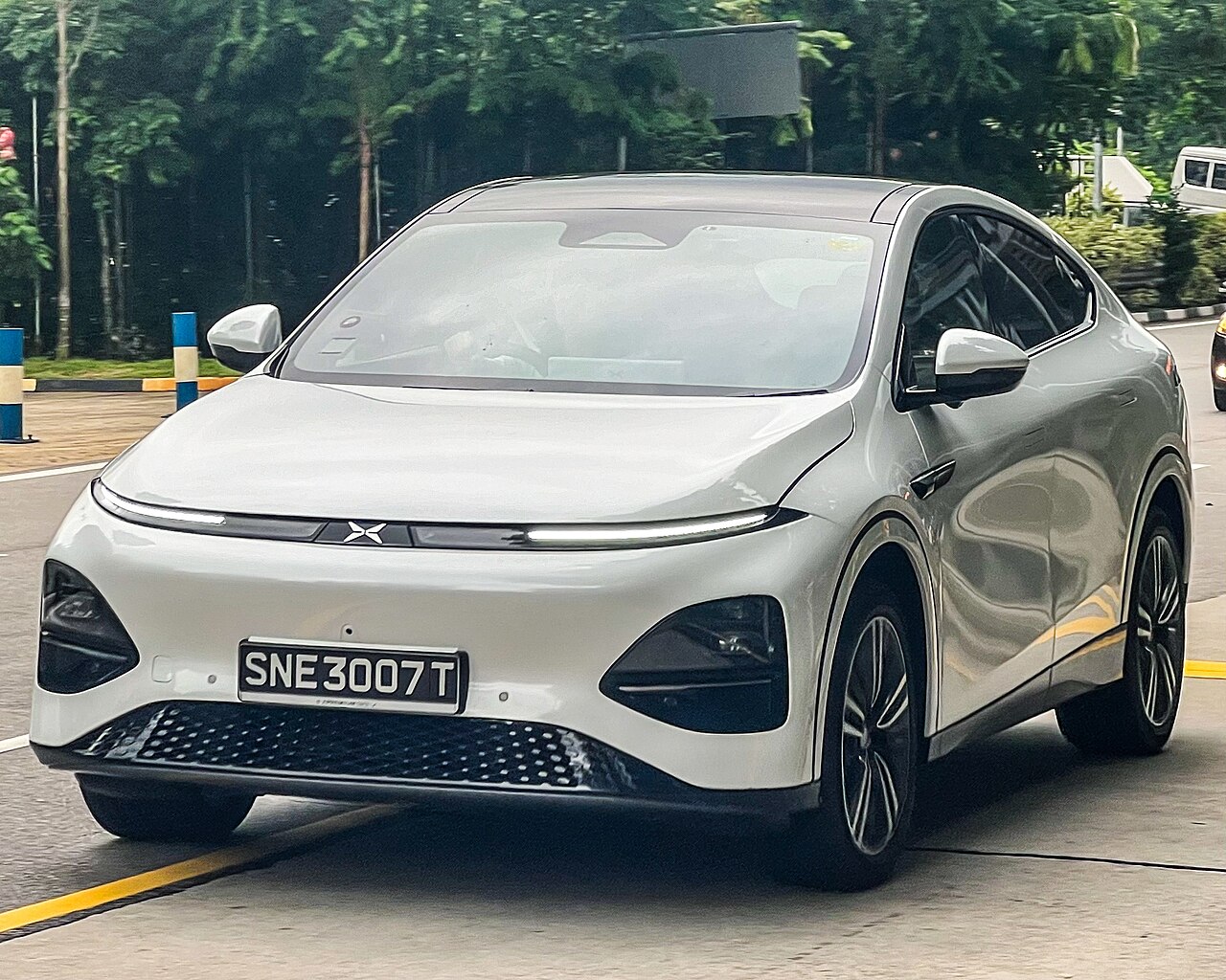 Photograph of a XPeng G6 Standard Range RWD, model year 2025